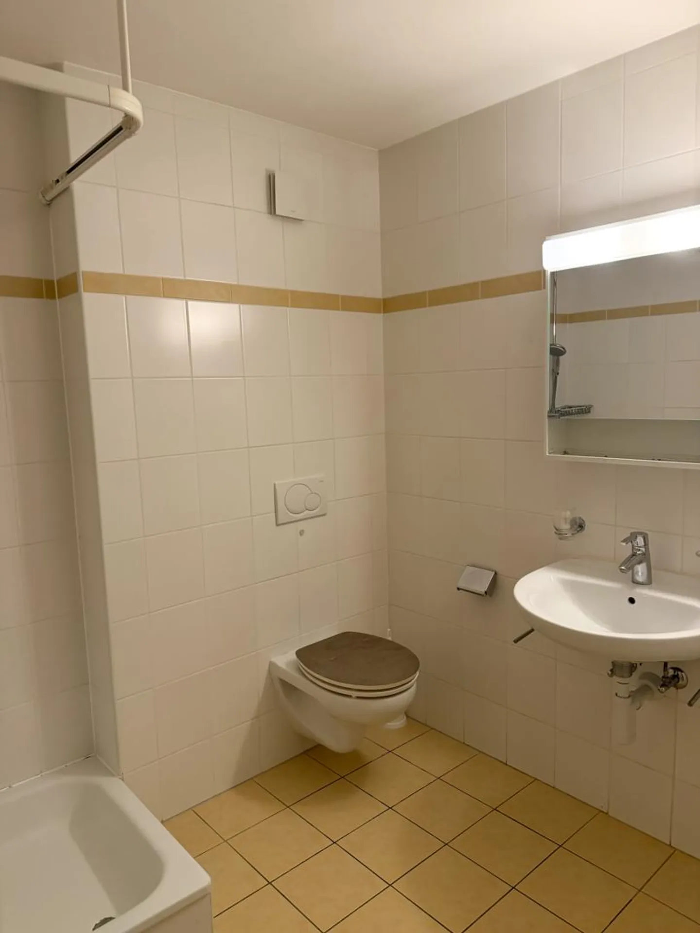 Schöne 4,5-Zimmer-Wohnung mit Terrasse in Monthey - Foto 8 von 9