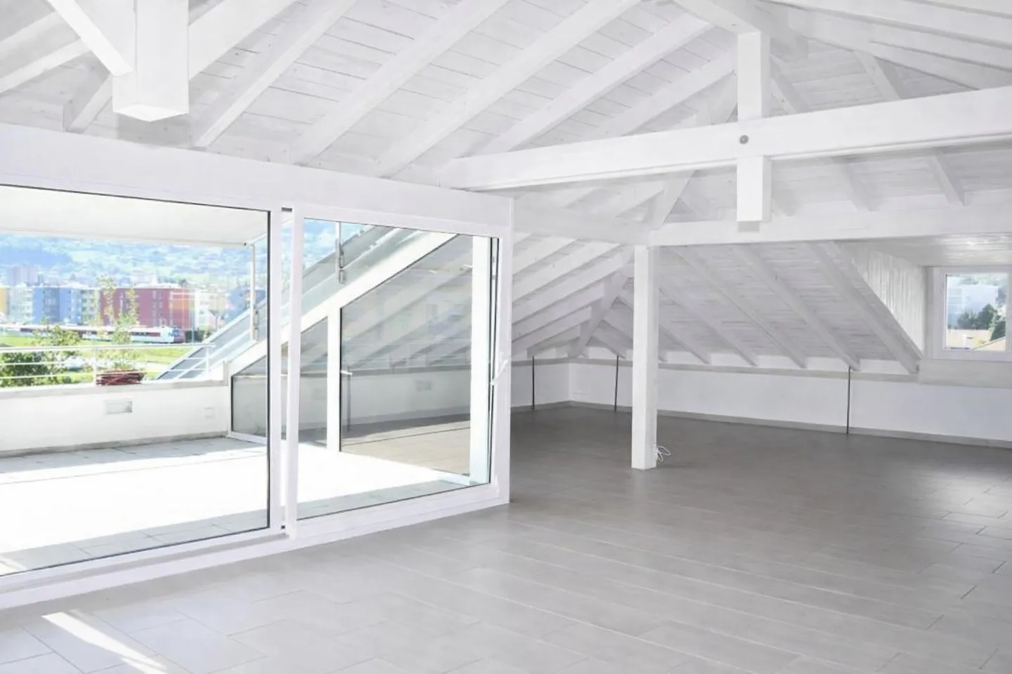 Schöne Penthouse mit 5,5 Zimmern in Monthey - Foto 3 von 9