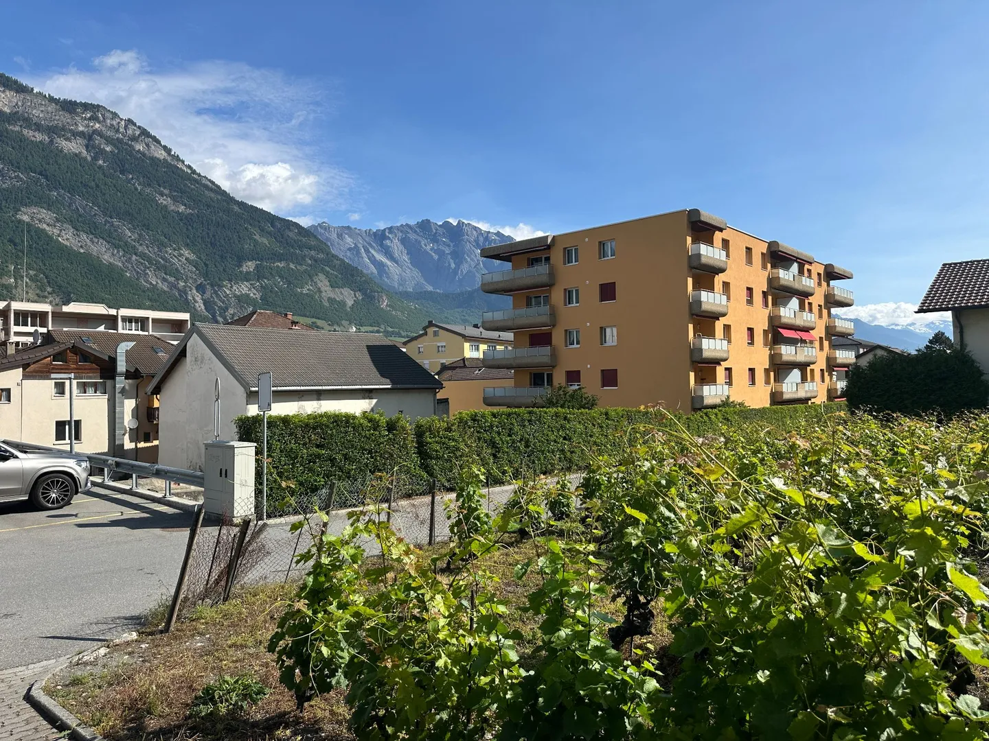 Apartments in the center of Saxon from 2.5 to 3.5 rooms - Photo 4 of 5