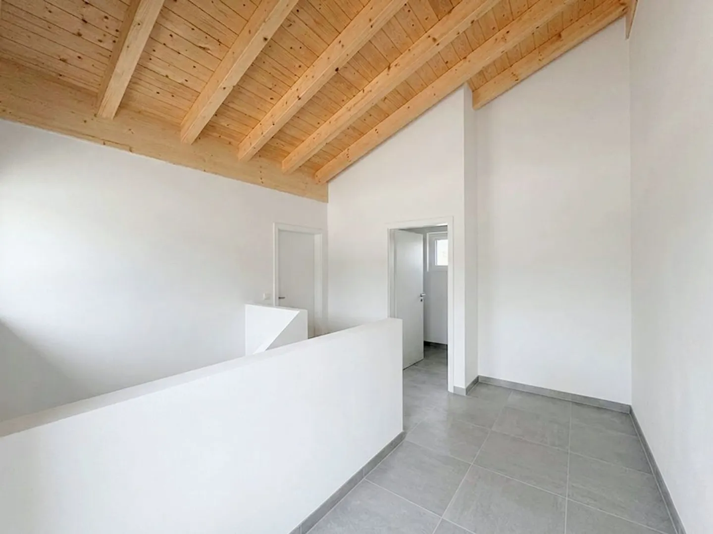 Individual villa with a beautiful view of the plain. - Photo 3 of 13