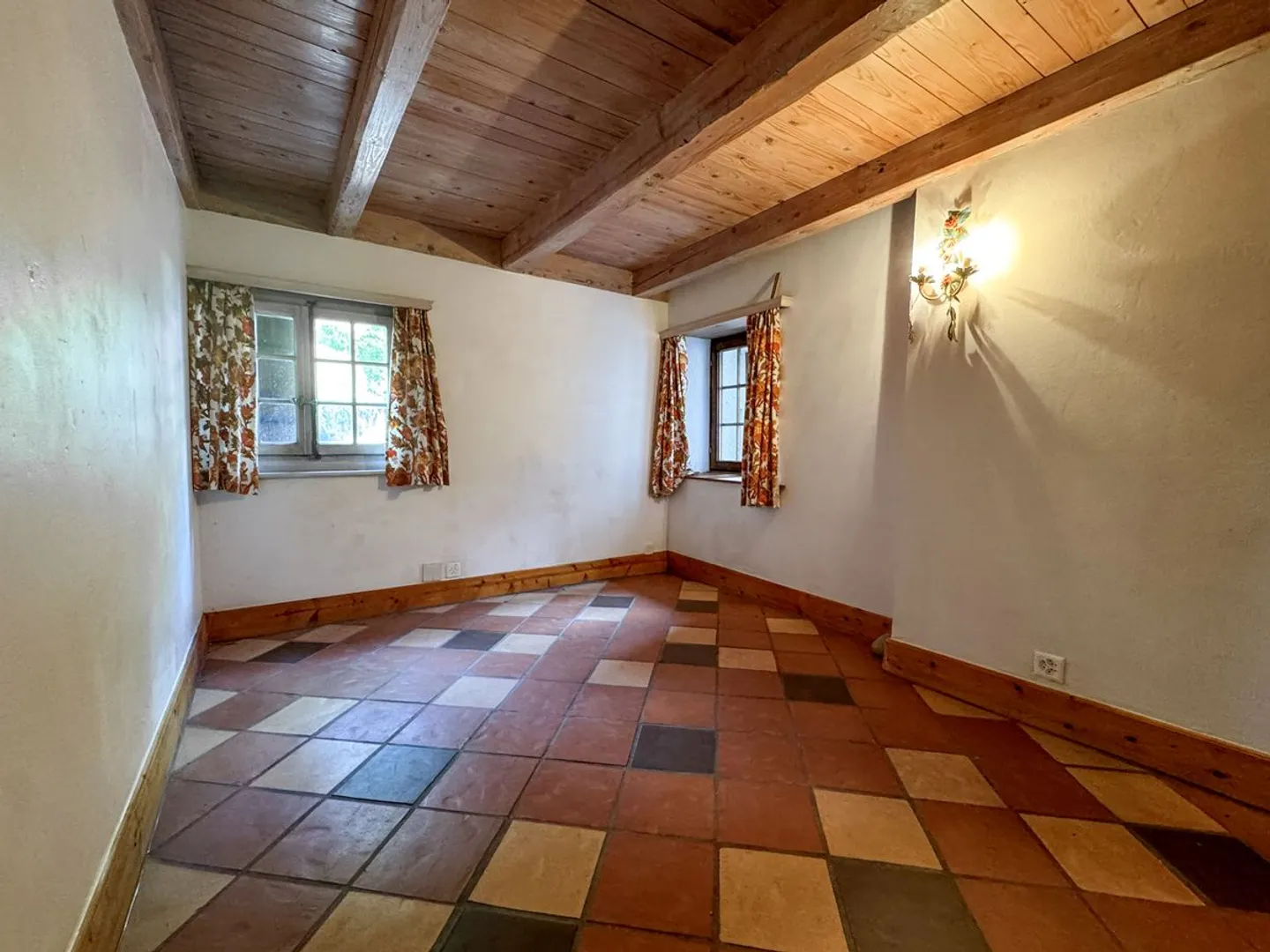 Village house in Villeneuve - Income property with 3 apartments - Photo 5 of 13