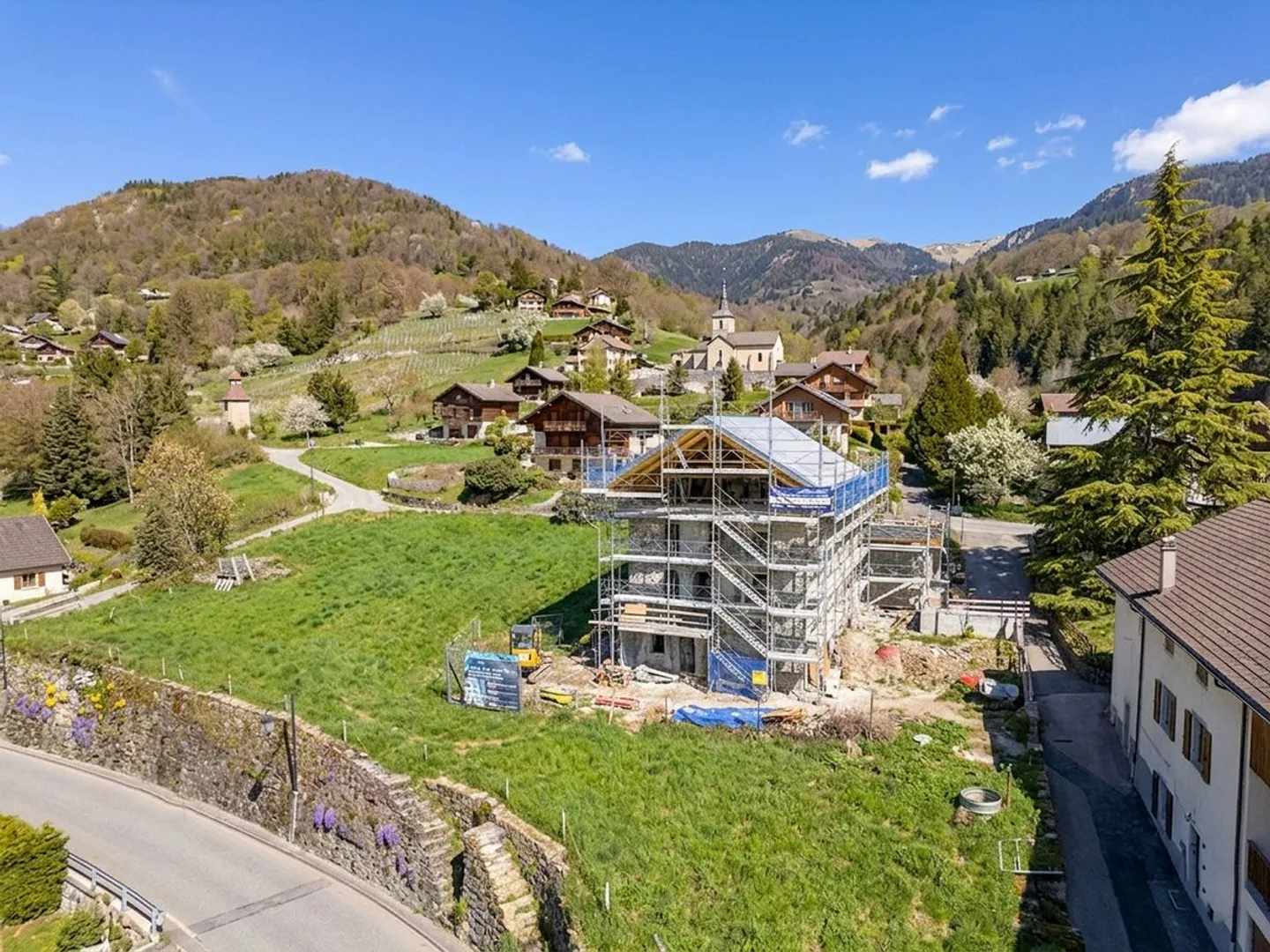 Appartamento di 4 stanze con terrazza e giardino. - Foto 1 di 13