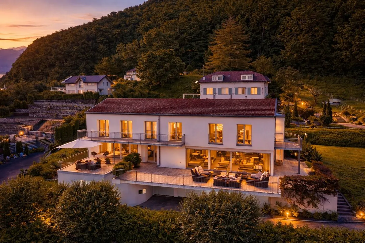 Wunderschönes Architektenhaus mit herrlichem Blick auf den Genfersee! - Foto 2 von 13