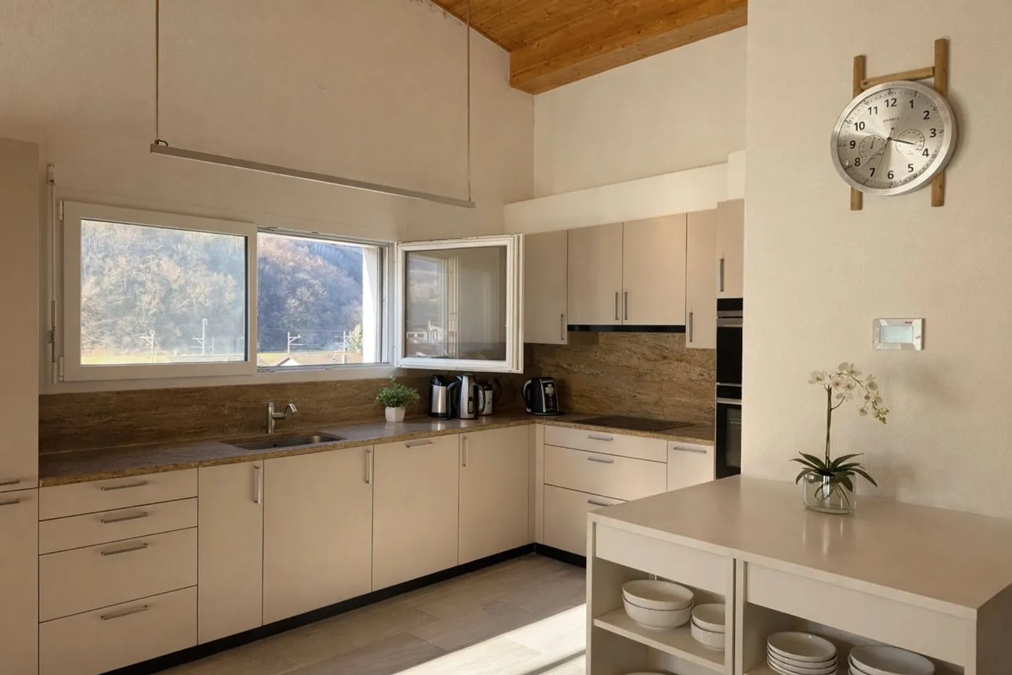 Appartamento attico con grande balcone - Foto 3 di 12