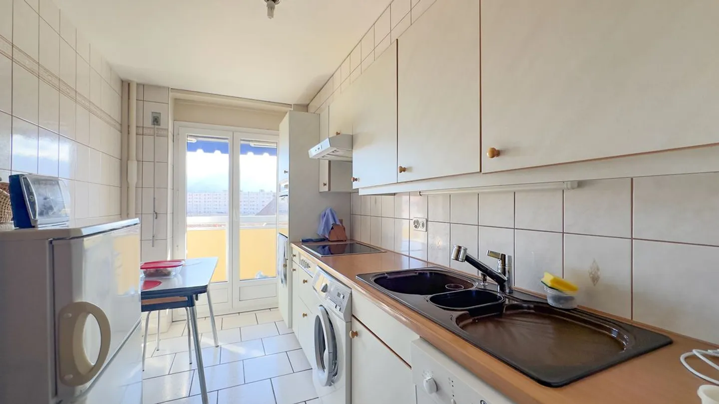 Appartamento di 3,5 locali con bel balcone e vista mozzafiato - Box privato disponibile a pagamento. - Foto 2 di 13