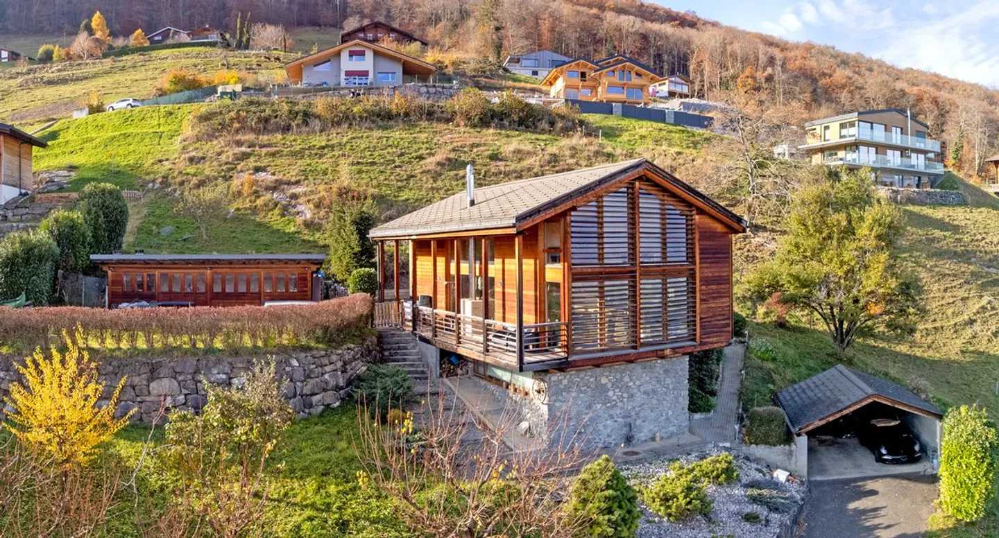 Chalet progettato da un architetto ispirato ai "raccards" con vista mozzafiato. - Foto 1 di 13