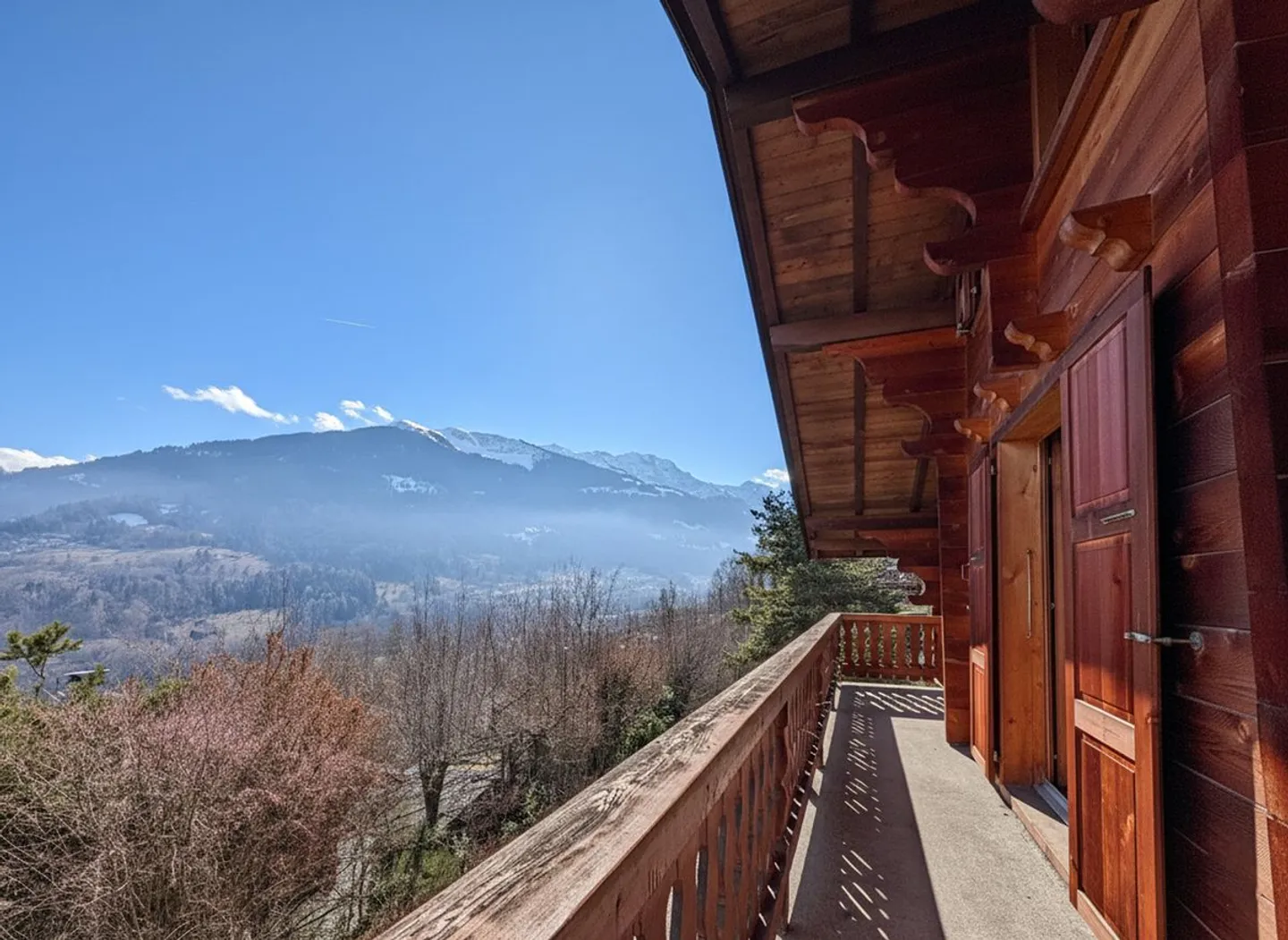 Peaceful Haven Under the Roofs: Charming 3.5 Room Attic with Panoramic View - Photo 8 of 11