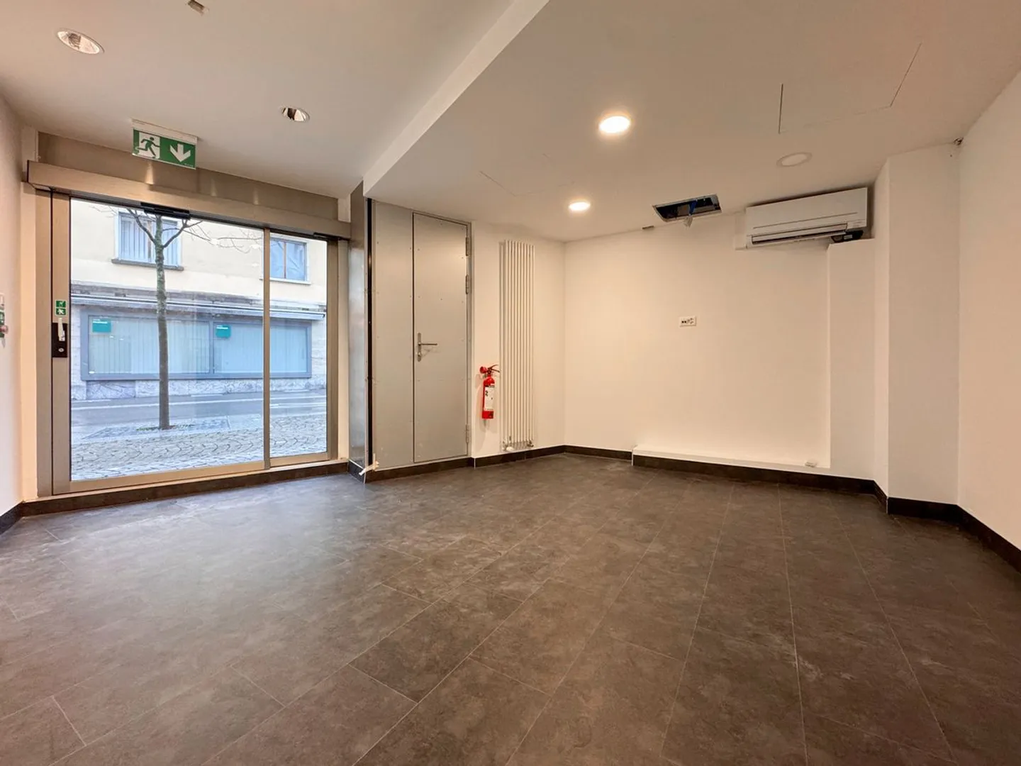 Edificio commerciale idealmente situato nel centro di Monthey. - Foto 5 di 12