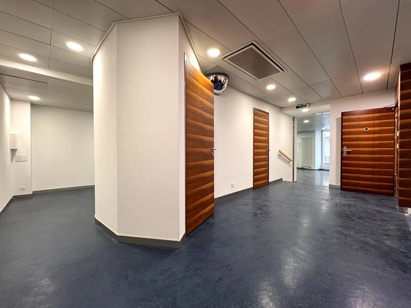 Edificio commerciale idealmente situato nel centro di Monthey. - Foto 7 di 11