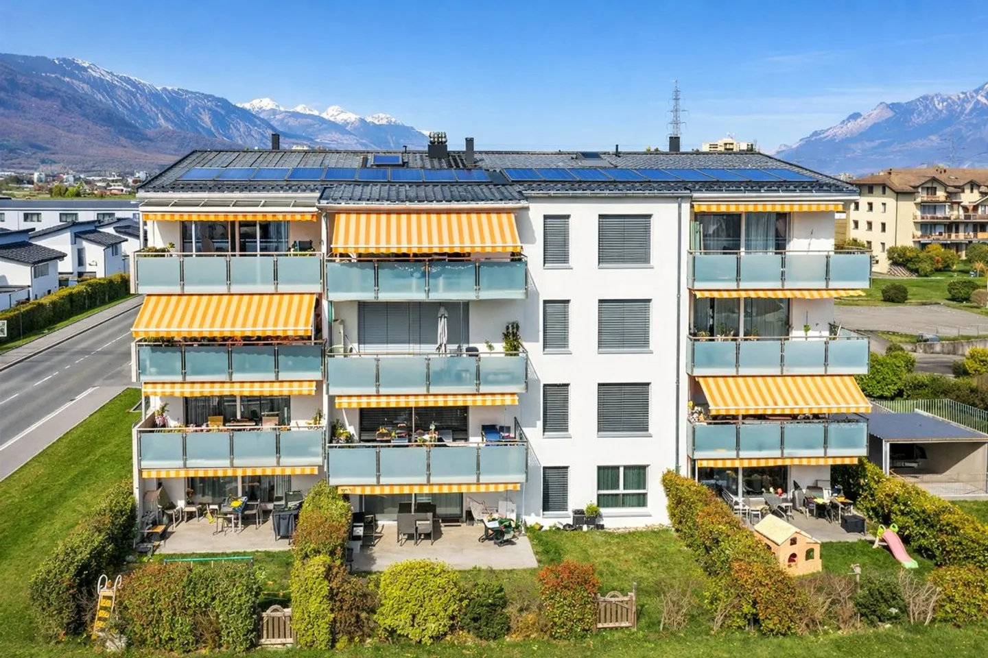 Appartamento attico con grande balcone - Foto 1 di 12