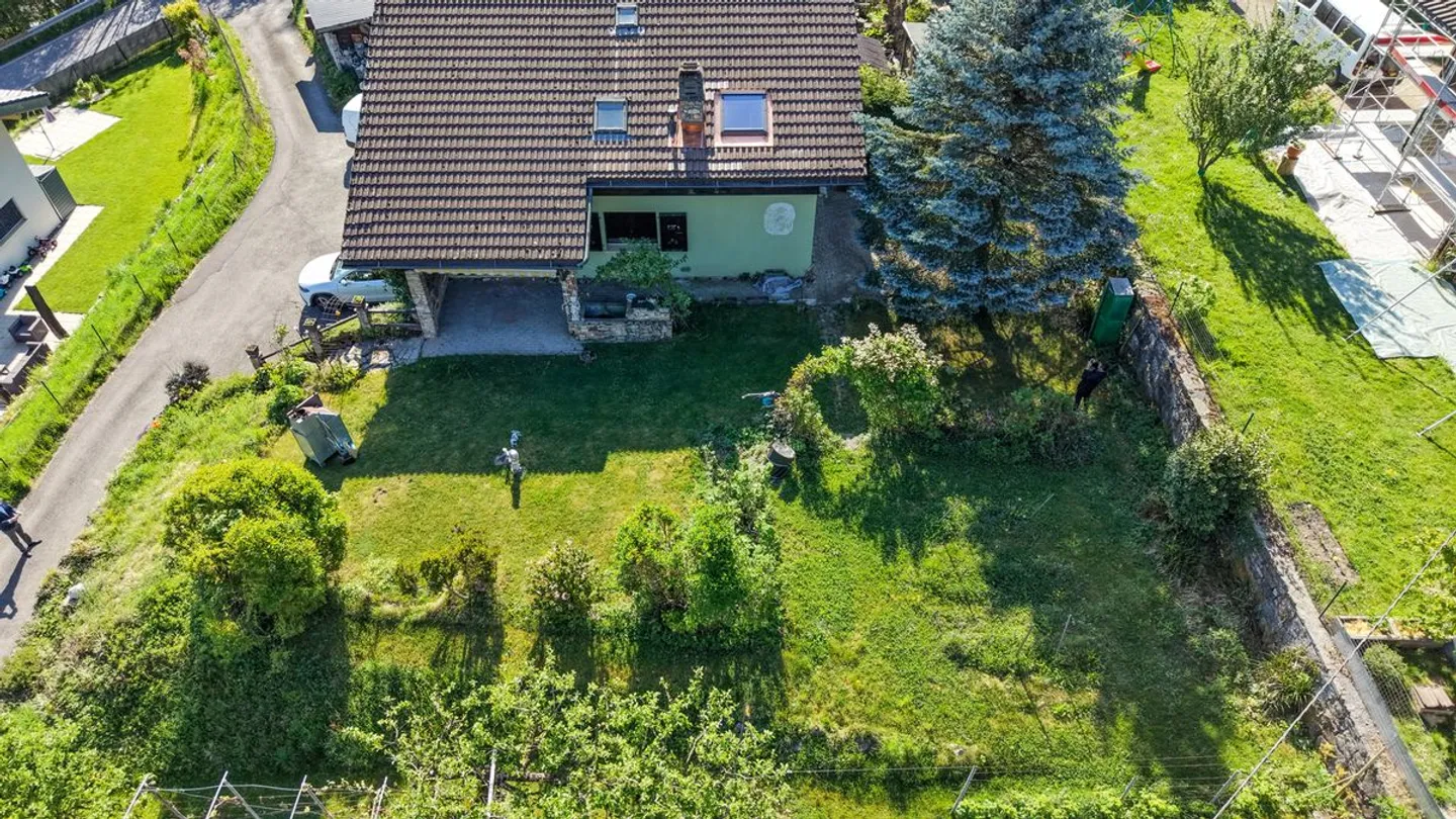 Semi-Chalet 5.5 rooms with a view in Choëx. - Photo 1 of 13