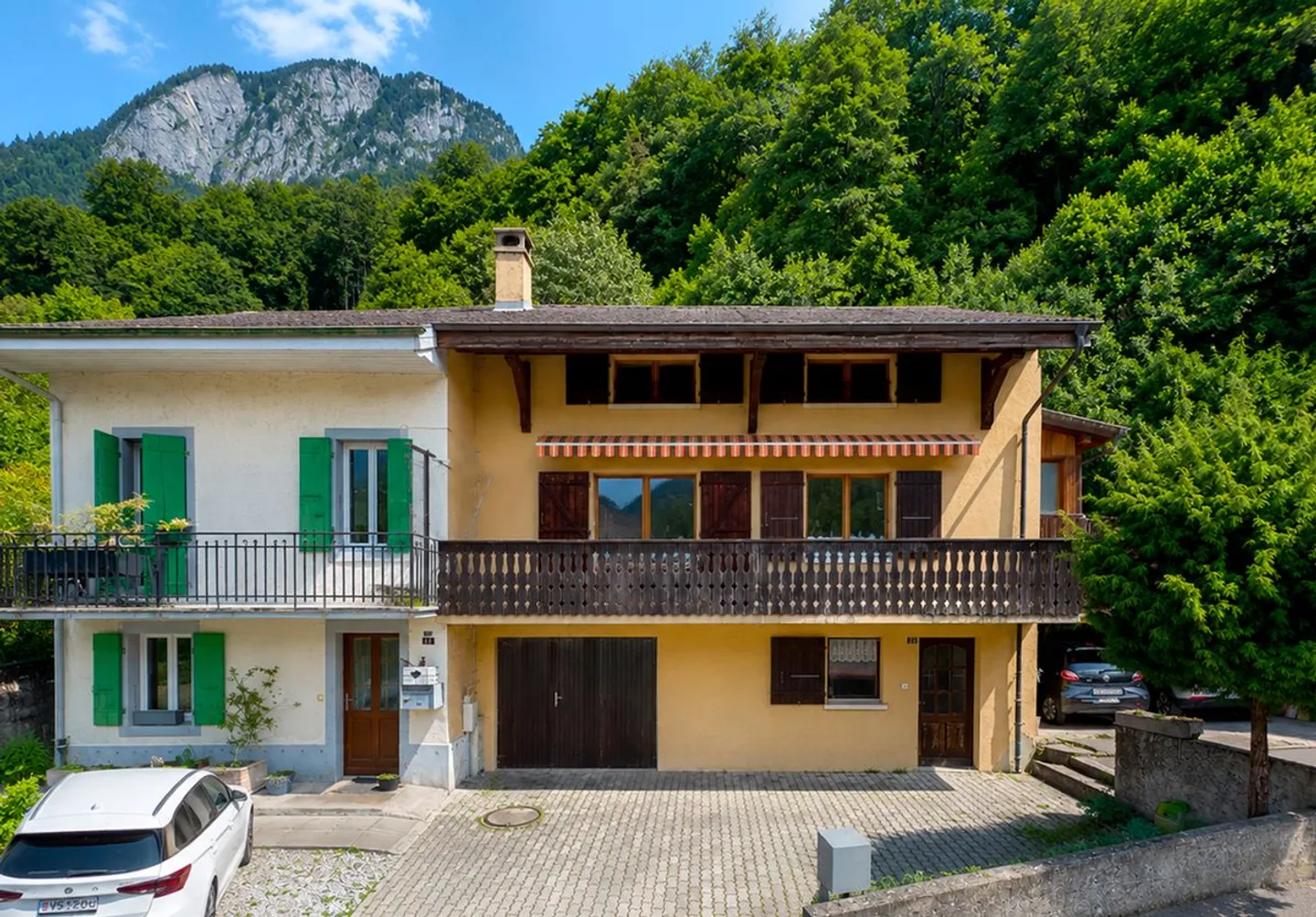 Dorfhaus mit 4,5 Zimmern und Garage zu renovieren! - Foto 2 von 13