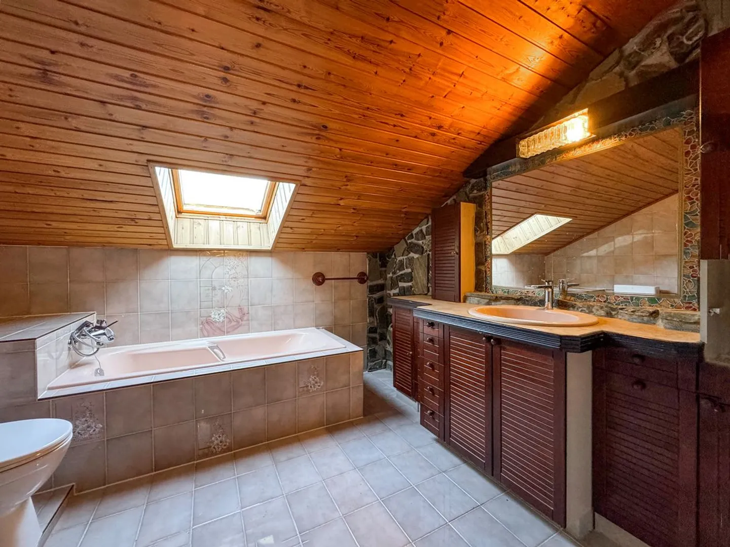 Halb-Chalet 5.5 Zimmer mit Aussicht in Choëx. - Foto 6 von 13