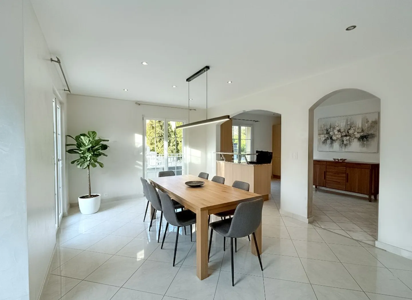 Wunderschönes Reihenhaus mit 4,5 Zimmern, privatem Garten und Kamin. - Foto 4 von 13