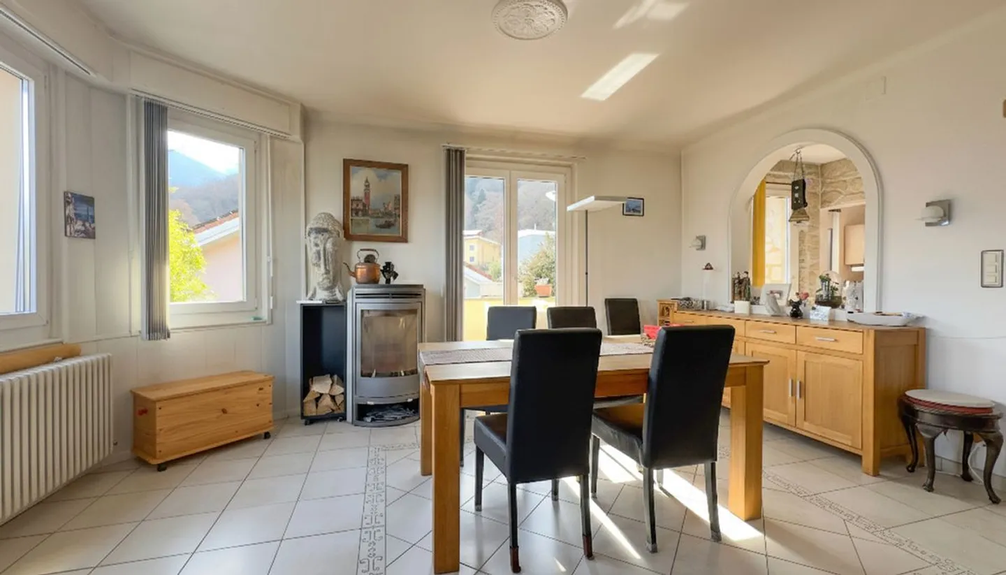 Incantevole casa indipendente di 6,5 locali con vista magnifica sulla pianura e sulle Dents-du-Midi. - Foto 4 di 13