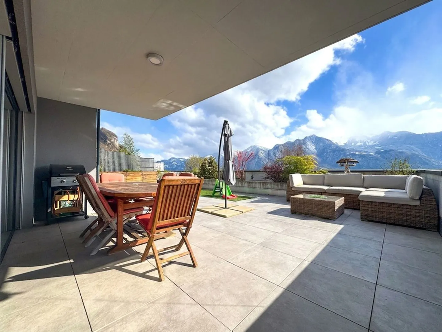 Casa a schiera con vista superba! - Foto 2 di 13