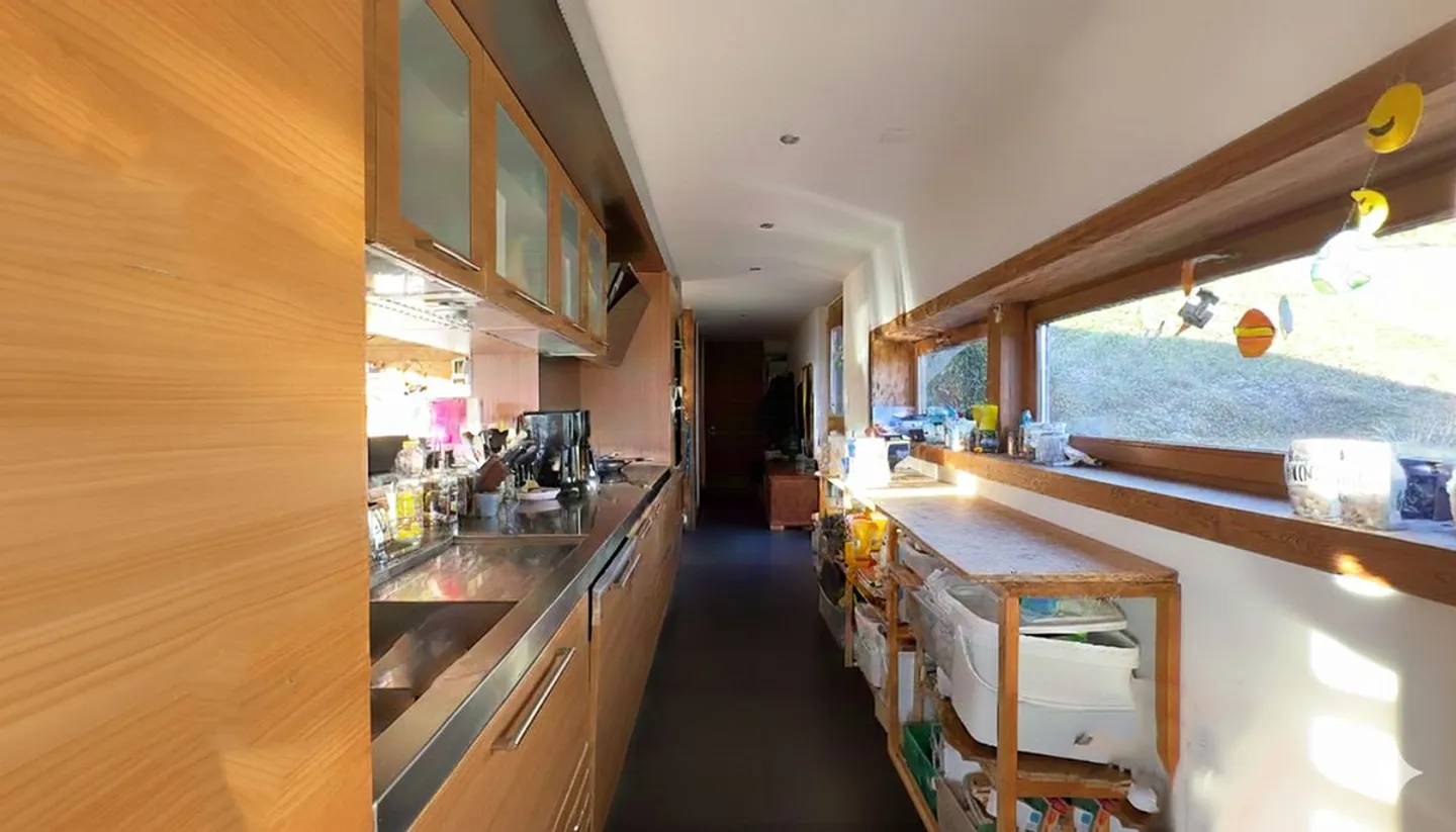 Chalet d'architecte de 4,5 pièces + studio et terrain constructible avec projet et permis de construire pour 2 villas jumelées. - Foto 2 von 13