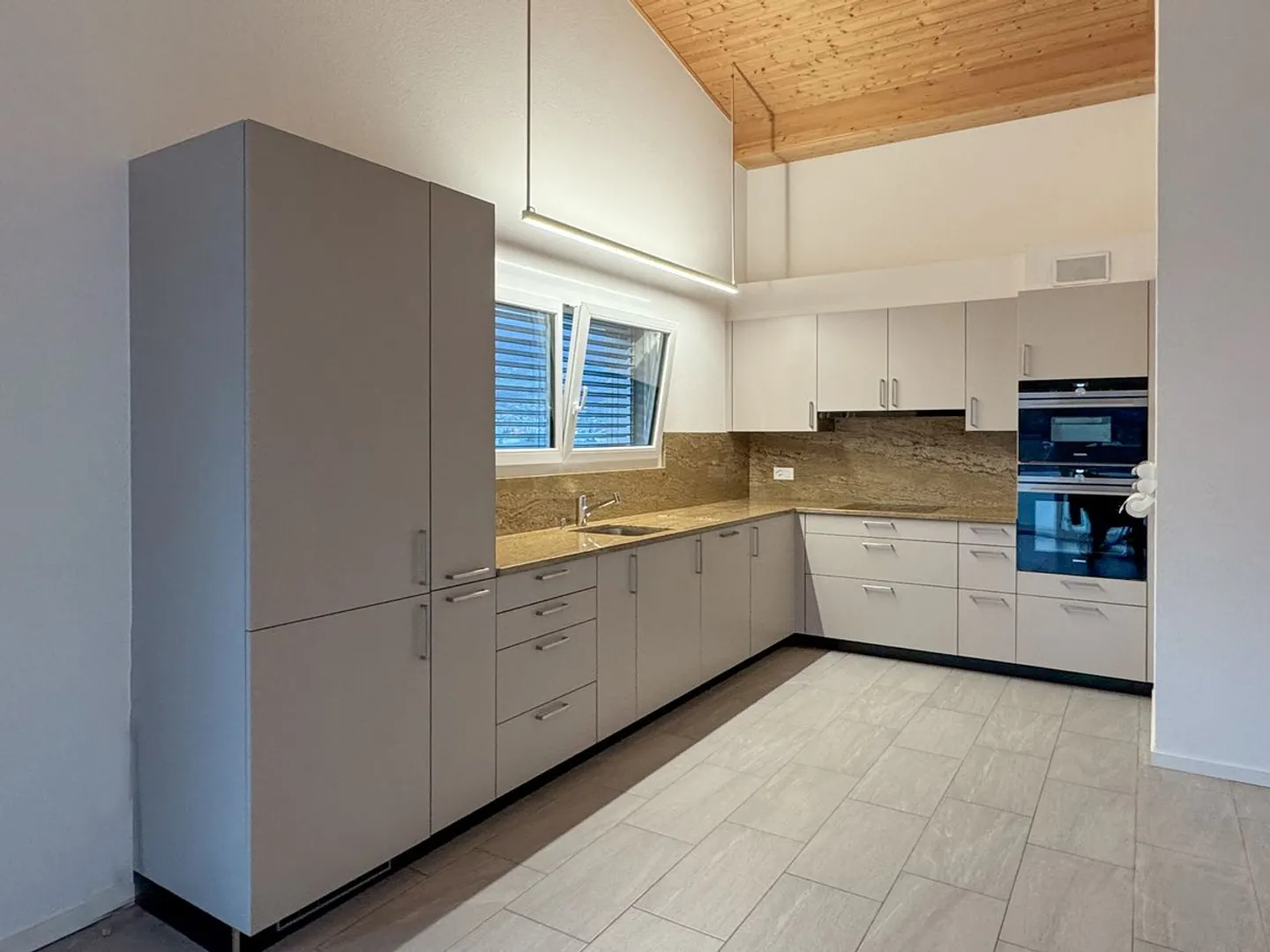 Penthouse-Wohnung mit großem Balkon - Foto 5 von 13