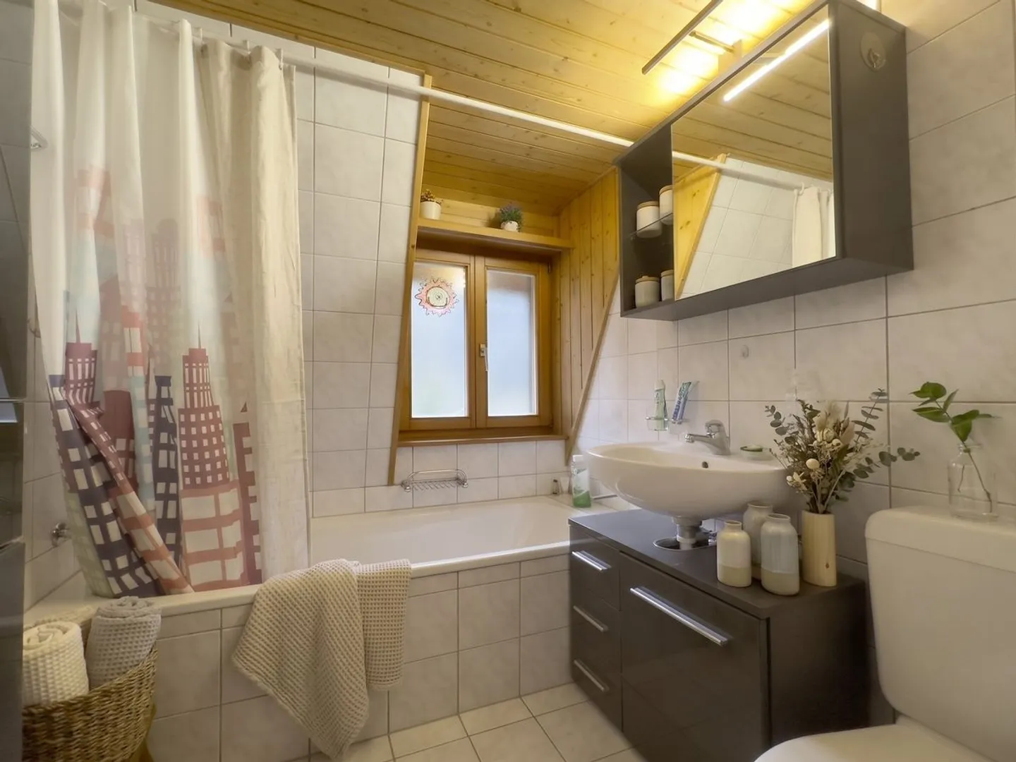 Live at the Top - 3.5 Rooms with Stunning View in the Heart of Morcles - Photo 9 of 13