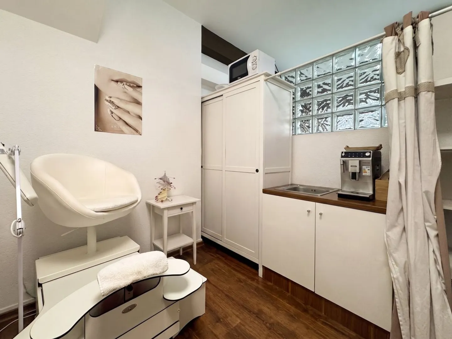 Boutique à vendre avec grande surface à Aigle - Foto 6 von 8