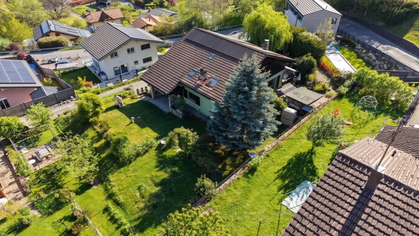 Halb-Chalet 5.5 Zimmer mit Aussicht in Choëx. - Foto 13 von 13