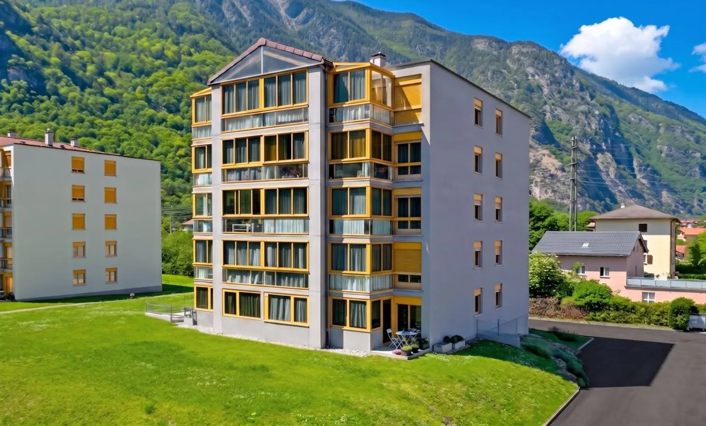 Opportunity in Vernayaz - Functional 4.5 rooms with heated veranda and 2 parking spaces - Photo 9 of 13