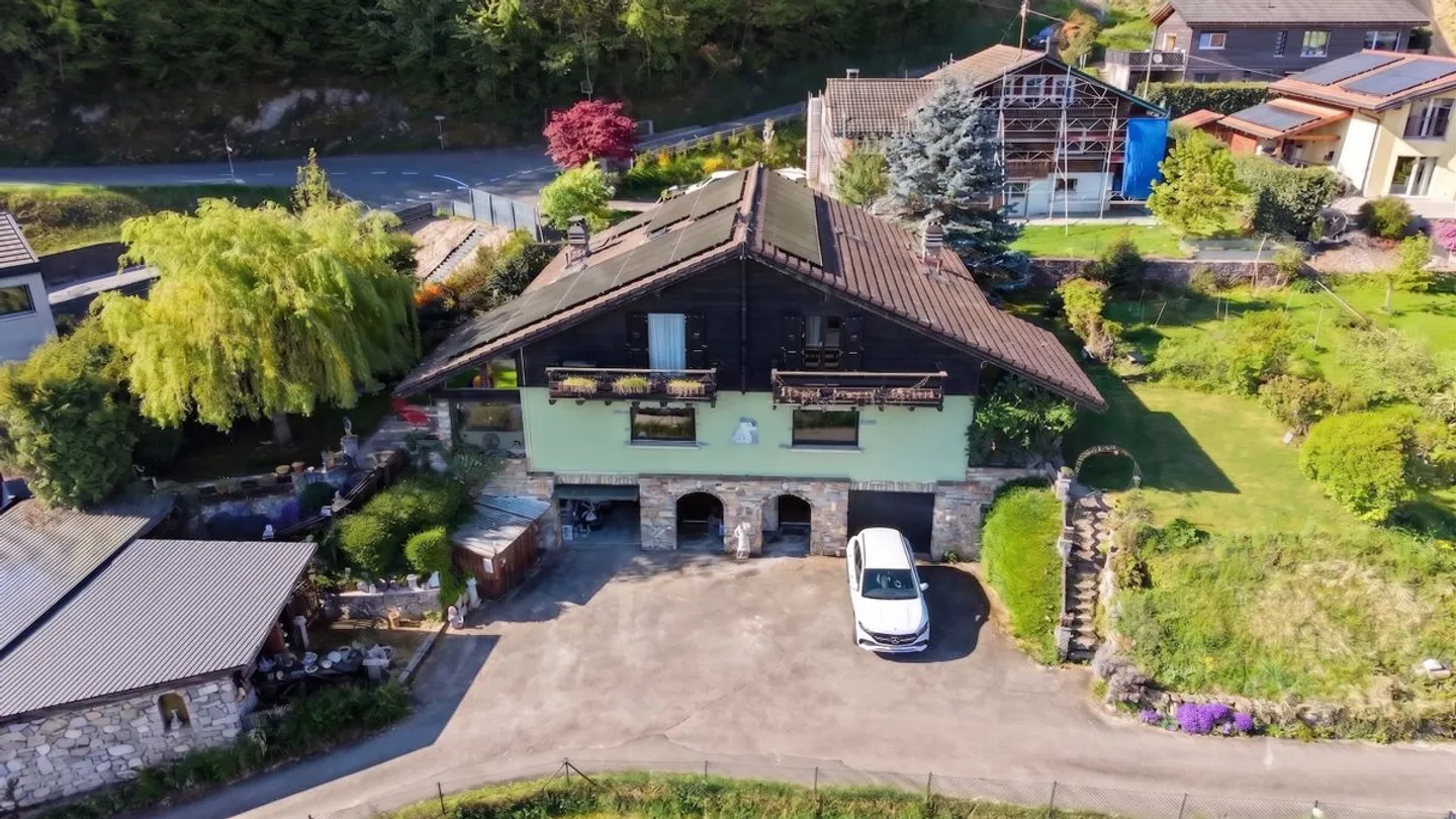 Halb-Chalet 5.5 Zimmer mit Aussicht in Choëx. - Foto 1 von 13