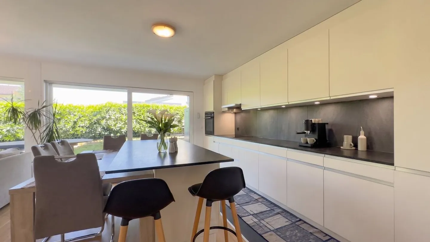 End terrace villa of 5.5 rooms, ideal for a family! - Photo 2 of 13