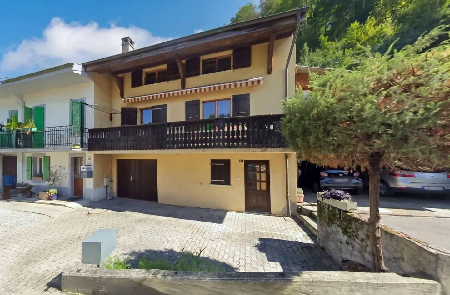 Maison villageoise de 4,5 pièces avec garage à rénover ! - Foto 1 von 12