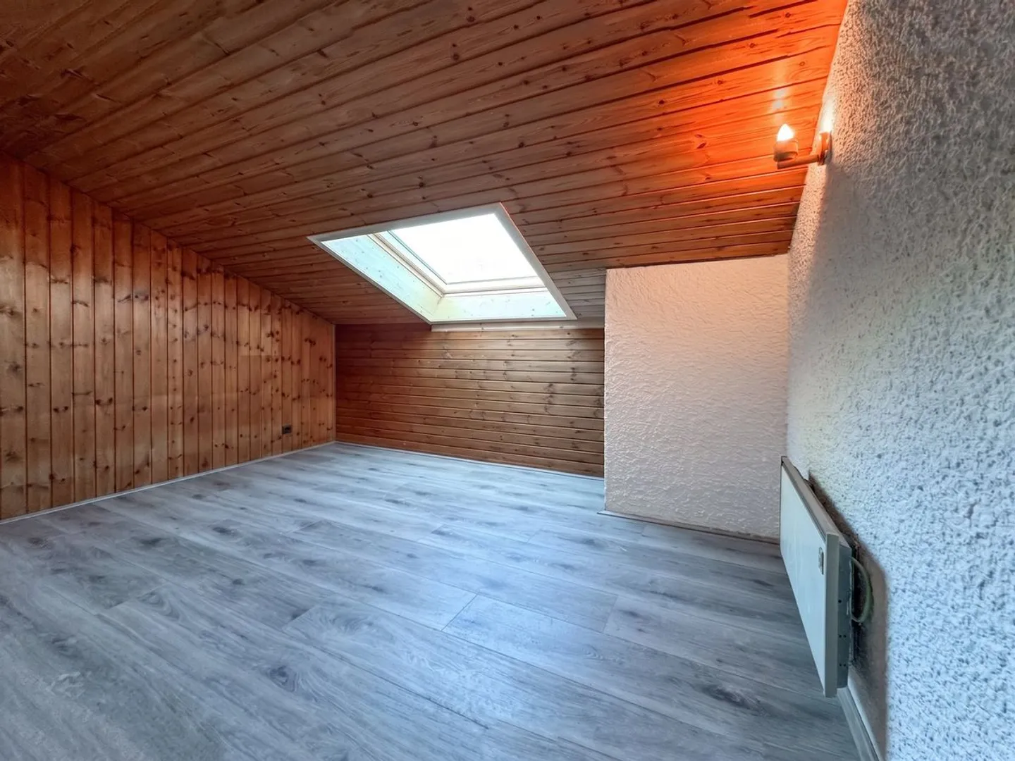 Halb-Chalet 5.5 Zimmer mit Aussicht in Choëx. - Foto 8 von 13