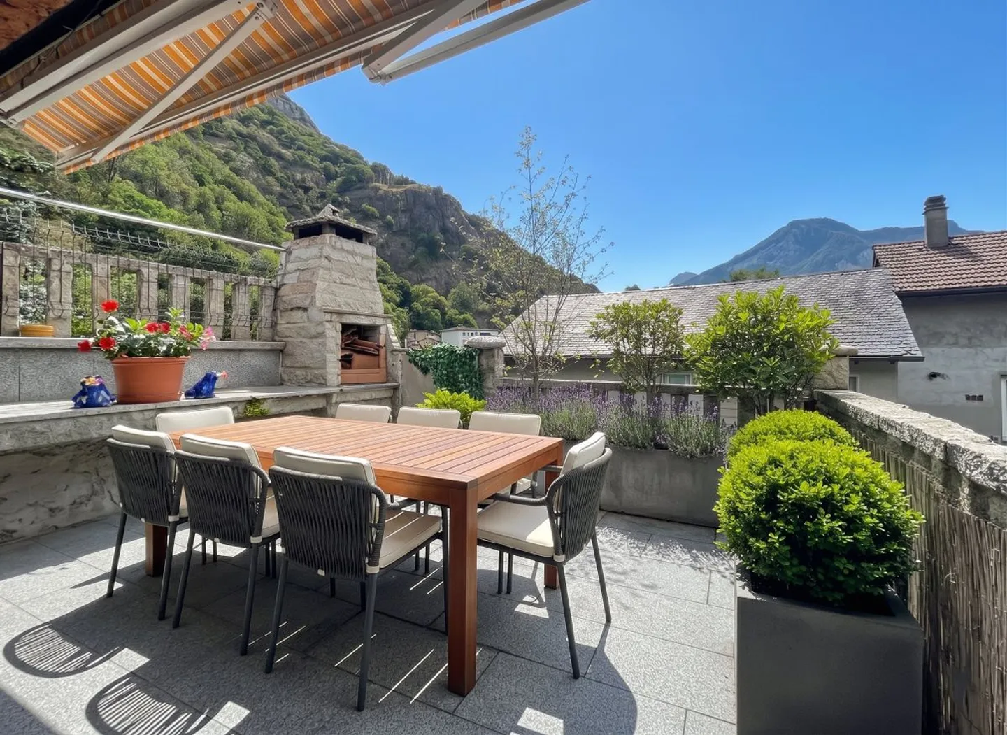 Investment Property in Dorénaz - Photo 2 of 13