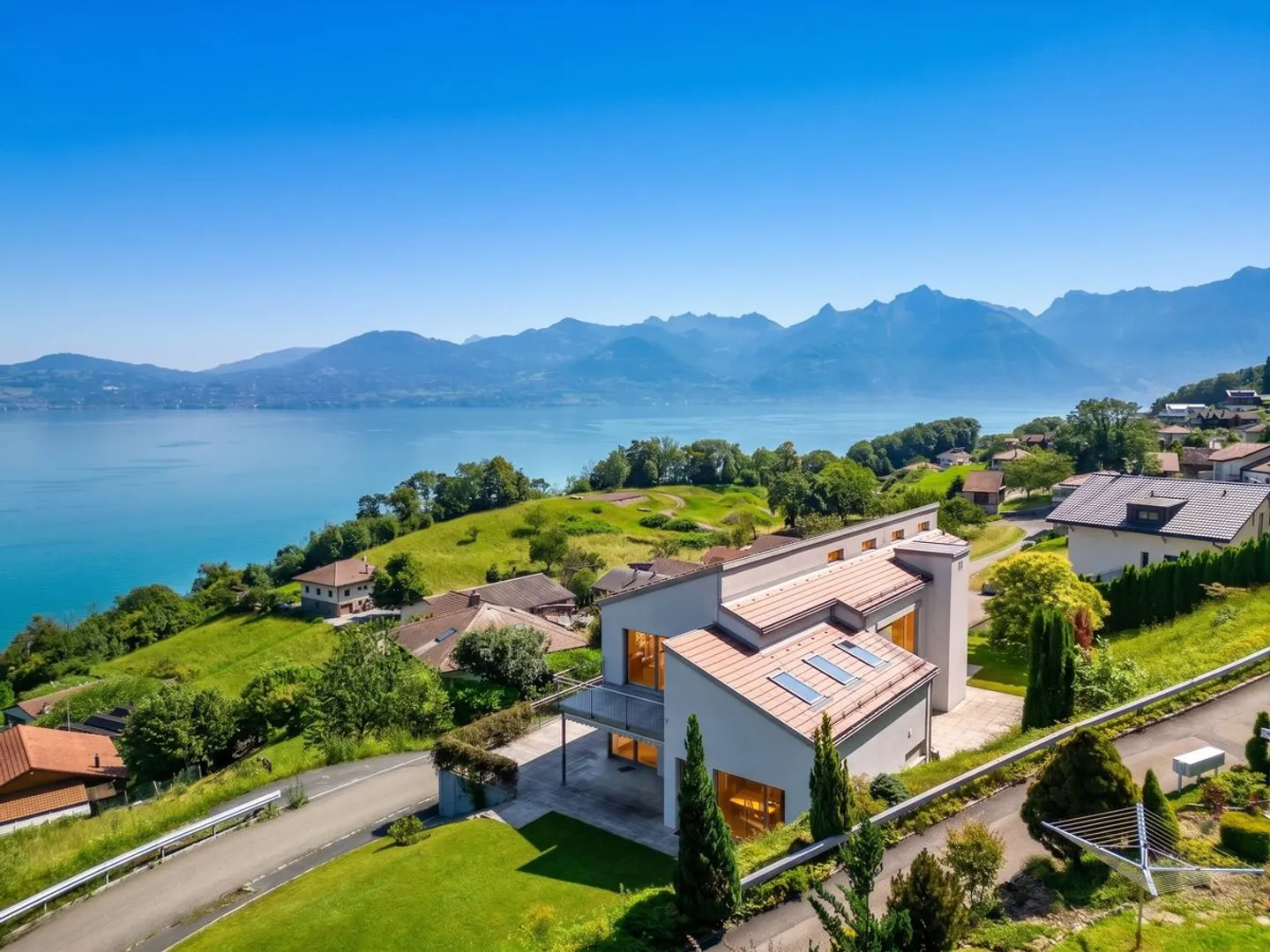 Wunderschöne Villa mit 180° Blick auf den Genfersee - Exklusive Immobilie! - Foto 1 von 13