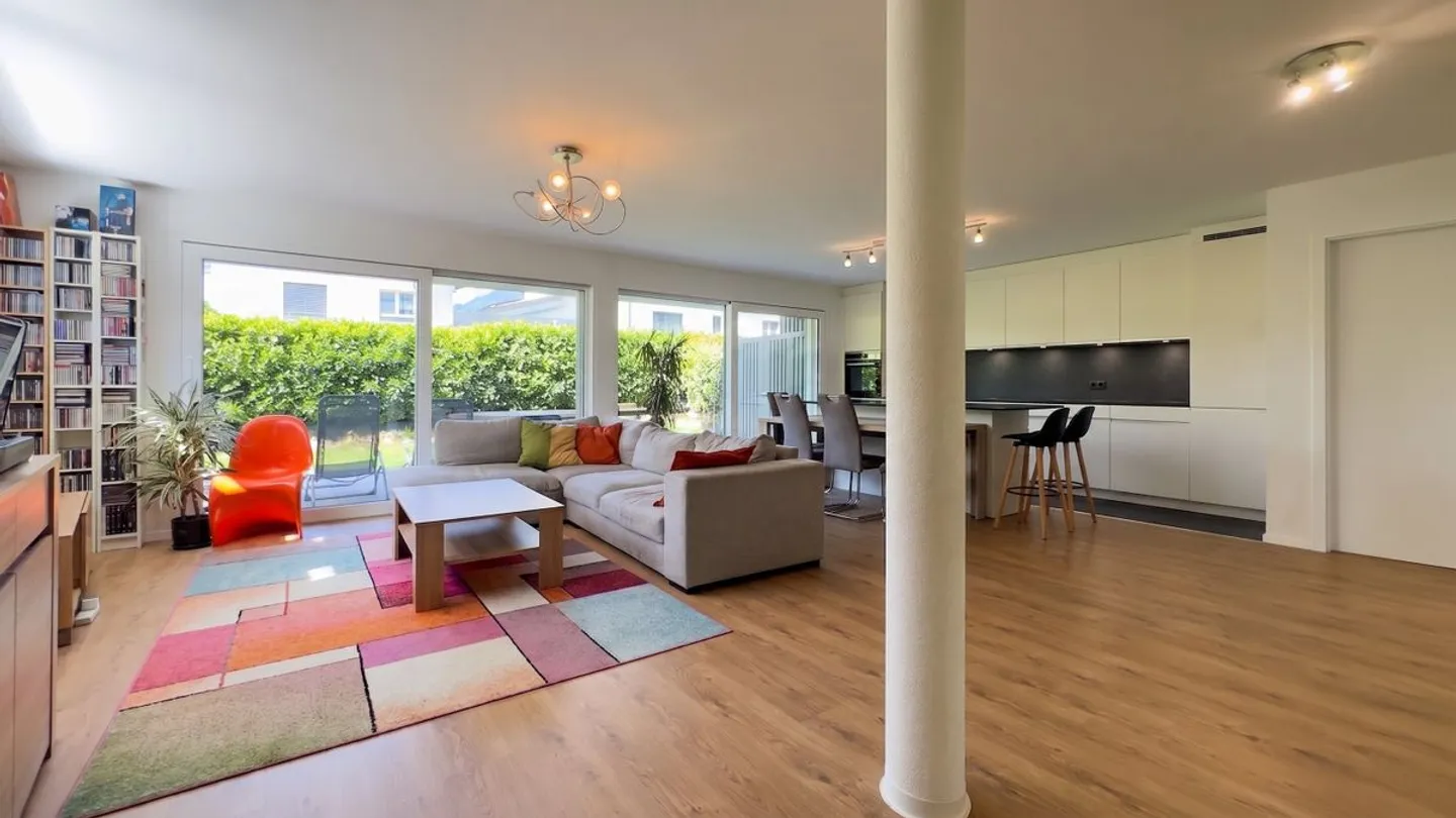 End terrace villa of 5.5 rooms, ideal for a family! - Photo 4 of 13