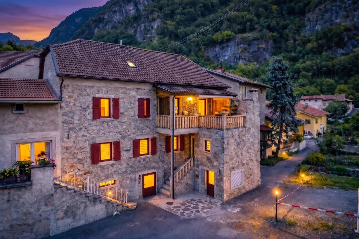 Investment Property in Dorénaz - Photo 1 of 13