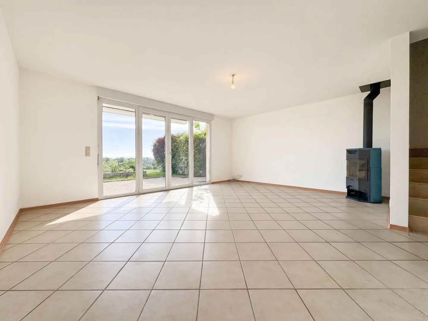 6,5-Zimmer-Doppelhaushälfte, mit schöner Panoramasicht. - Foto 3 von 13