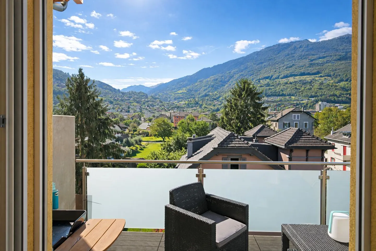 Spacious 5.5-room duplex with a beautiful view in Monthey - Photo 2 of 13