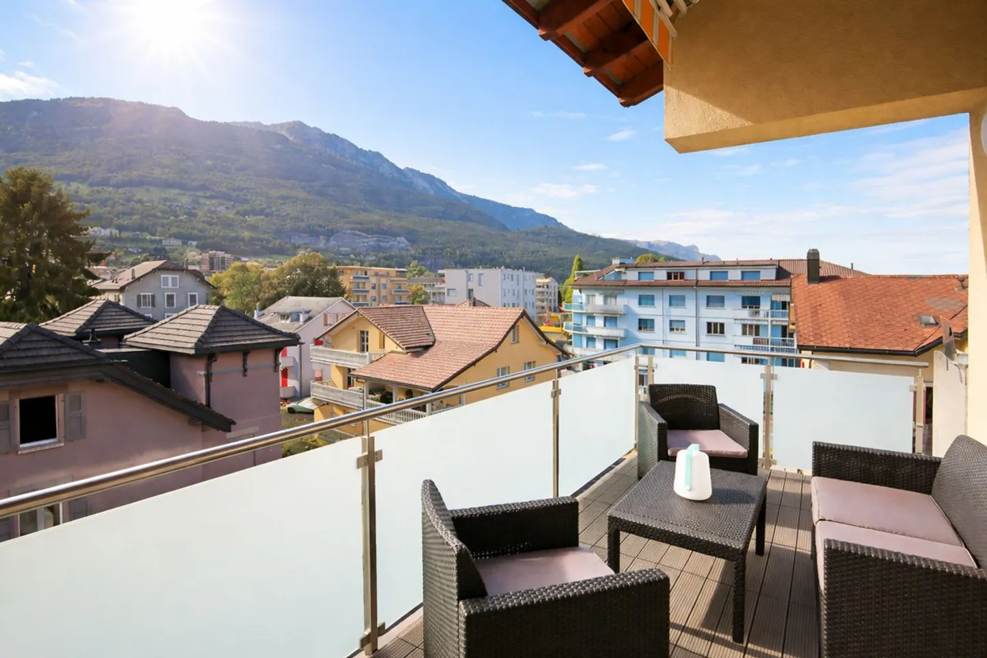 Spacious 5.5-room duplex with a beautiful view in Monthey - Photo 4 of 13