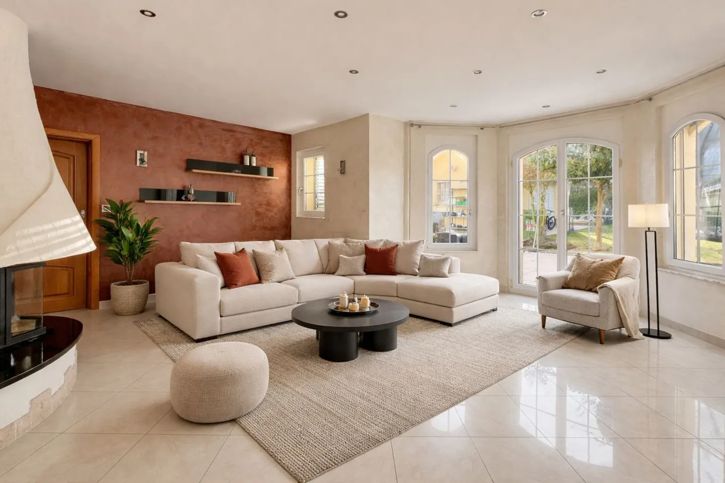 Splendida casa adiacente di 4,5 stanze con giardino privato e camino. - Foto 6 di 13