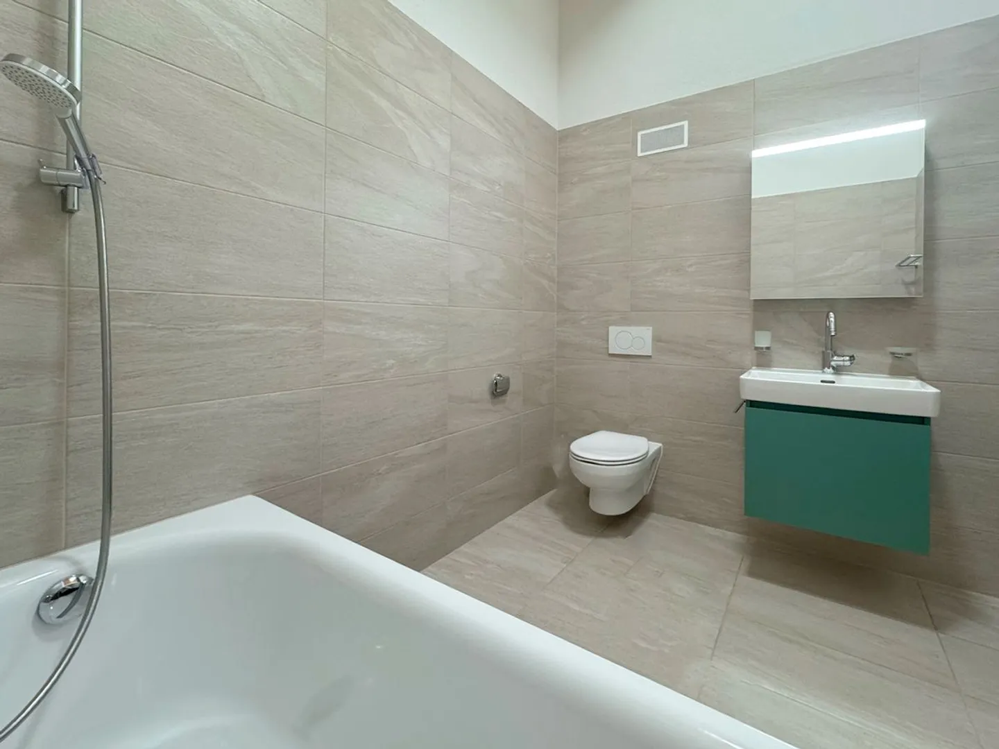 4,5-Zimmer-Attikawohnung mit grossem Balkon. - Foto 12 von 13