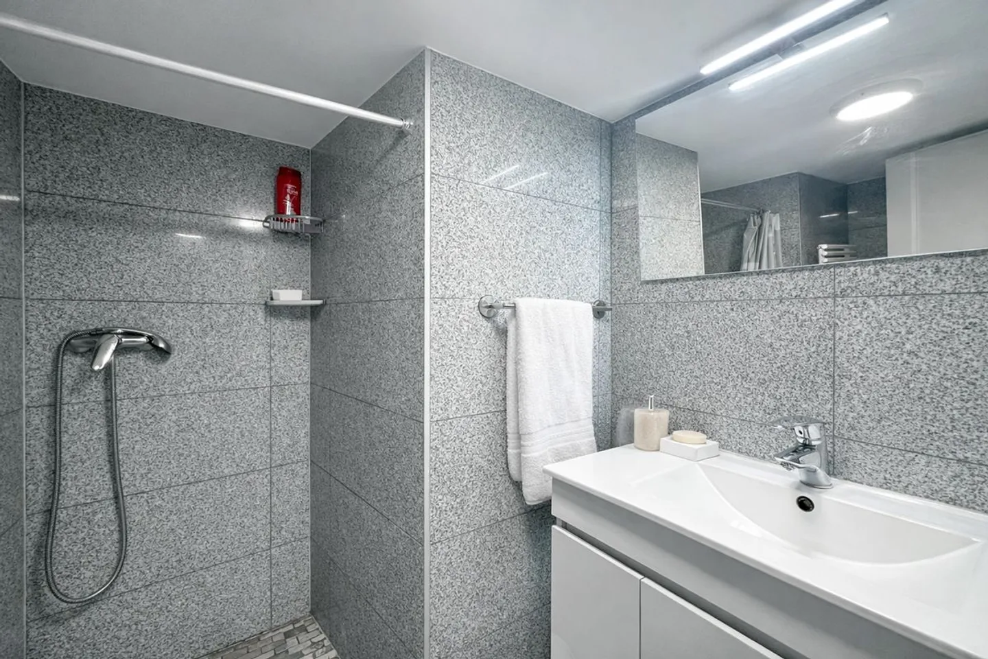 Edificio di 4 appartamenti. - Foto 8 di 13