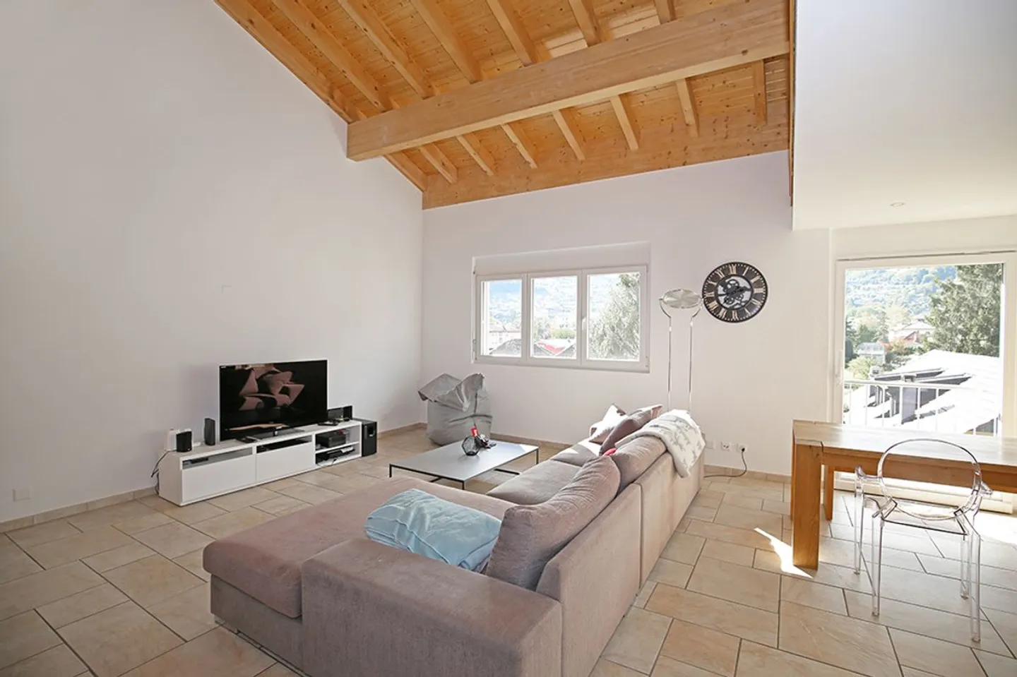 Spacious 5.5-room duplex with a beautiful view in Monthey - Photo 11 of 13