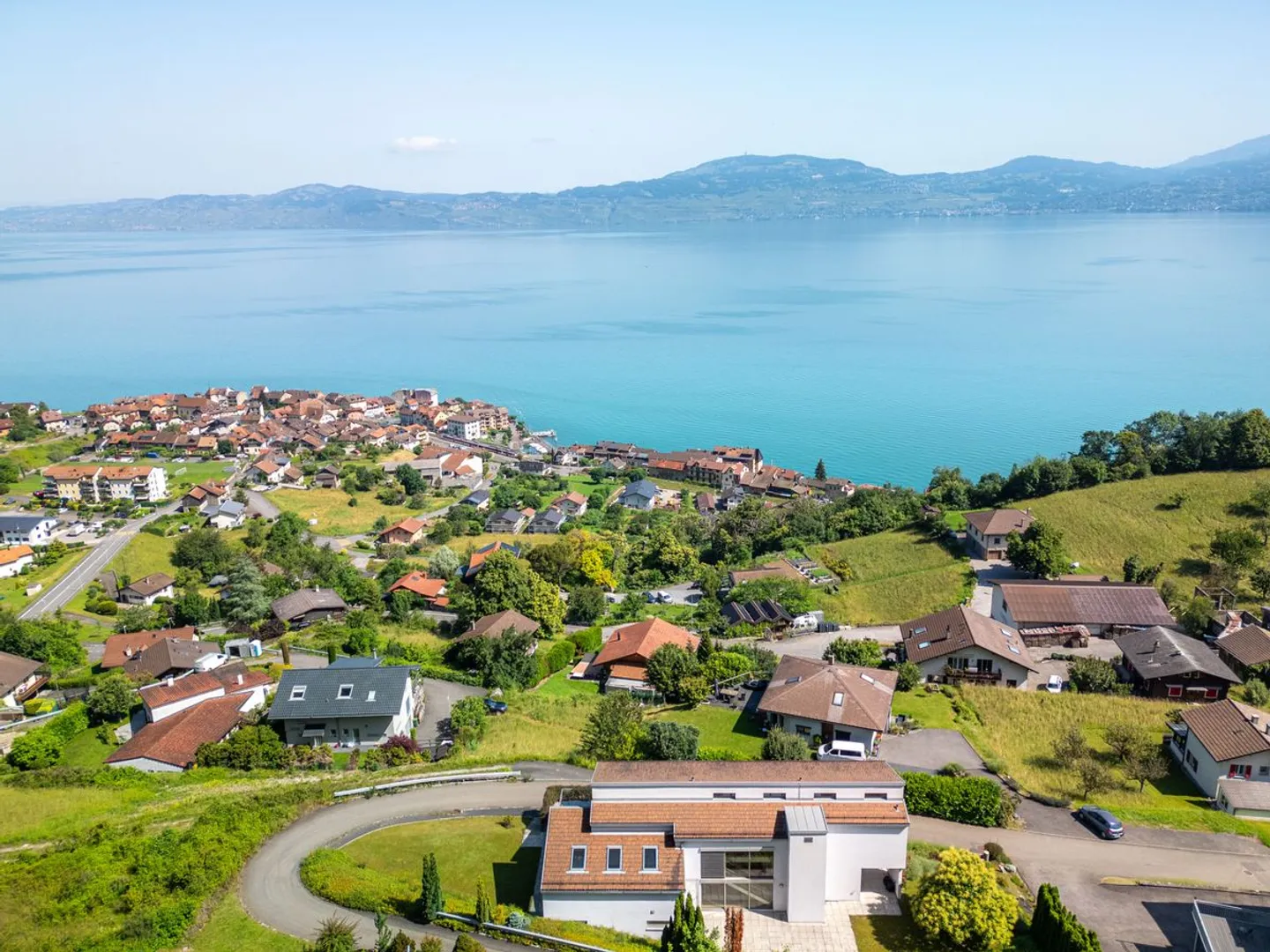 Maison d'architecte avec vue sur le lac - Photo 8 sur 13