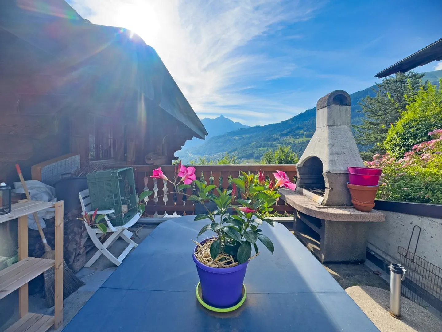 Peaceful Haven Under the Roofs: Charming 3.5 Room Attic with Panoramic View - Photo 9 of 11