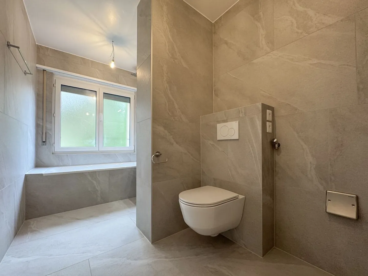 Appartamento di 4,5 locali con balcone ristrutturato e affittato. - Foto 13 di 13