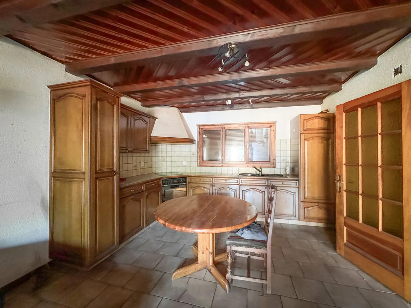 Maison villageoise de 4,5 pièces avec garage à rénover ! - Foto 2 von 12