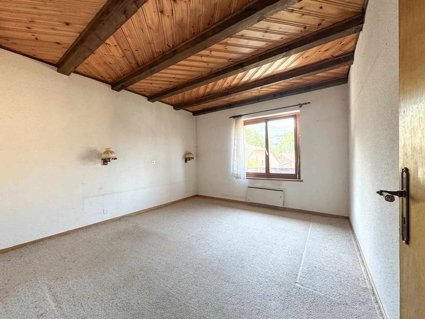 Maison villageoise de 4,5 pièces avec garage à rénover ! - Foto 5 von 12