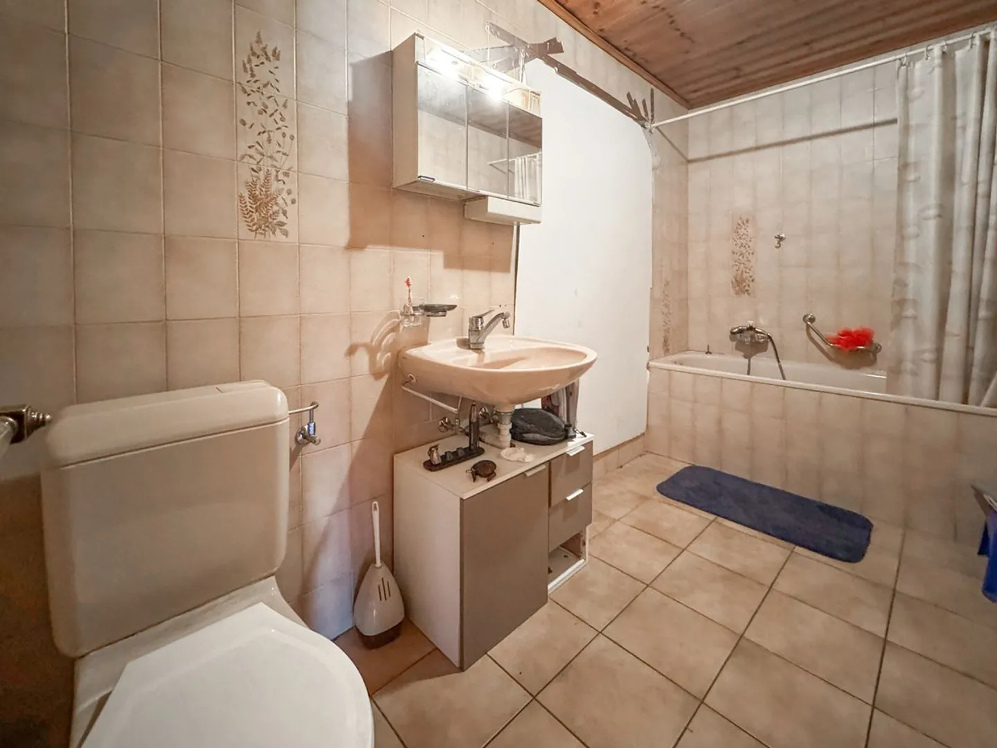 Maison villageoise de 4,5 pièces avec garage à rénover ! - Foto 6 von 12
