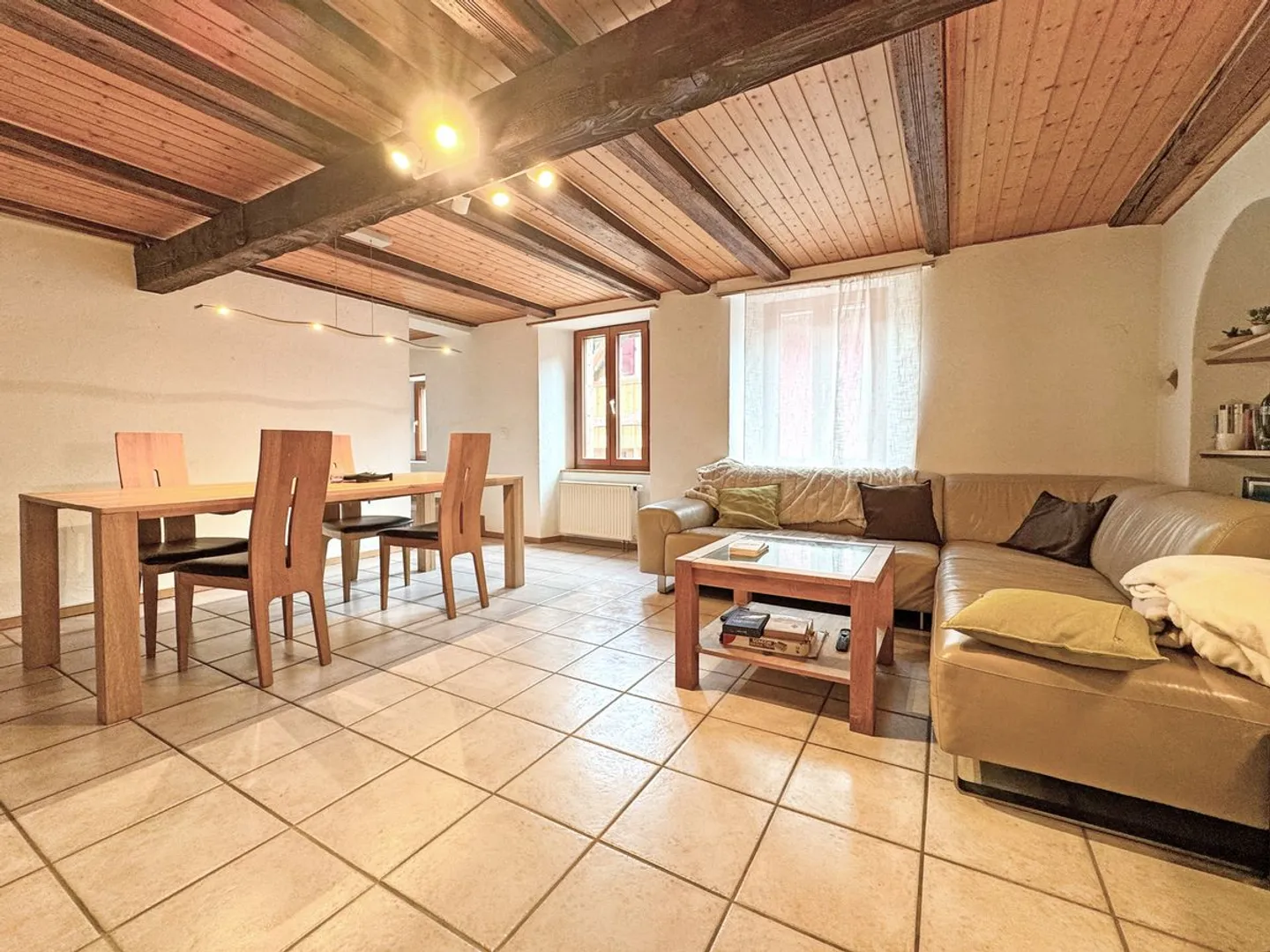 Magnificent 3.5-room apartment with character - Photo 6 of 13