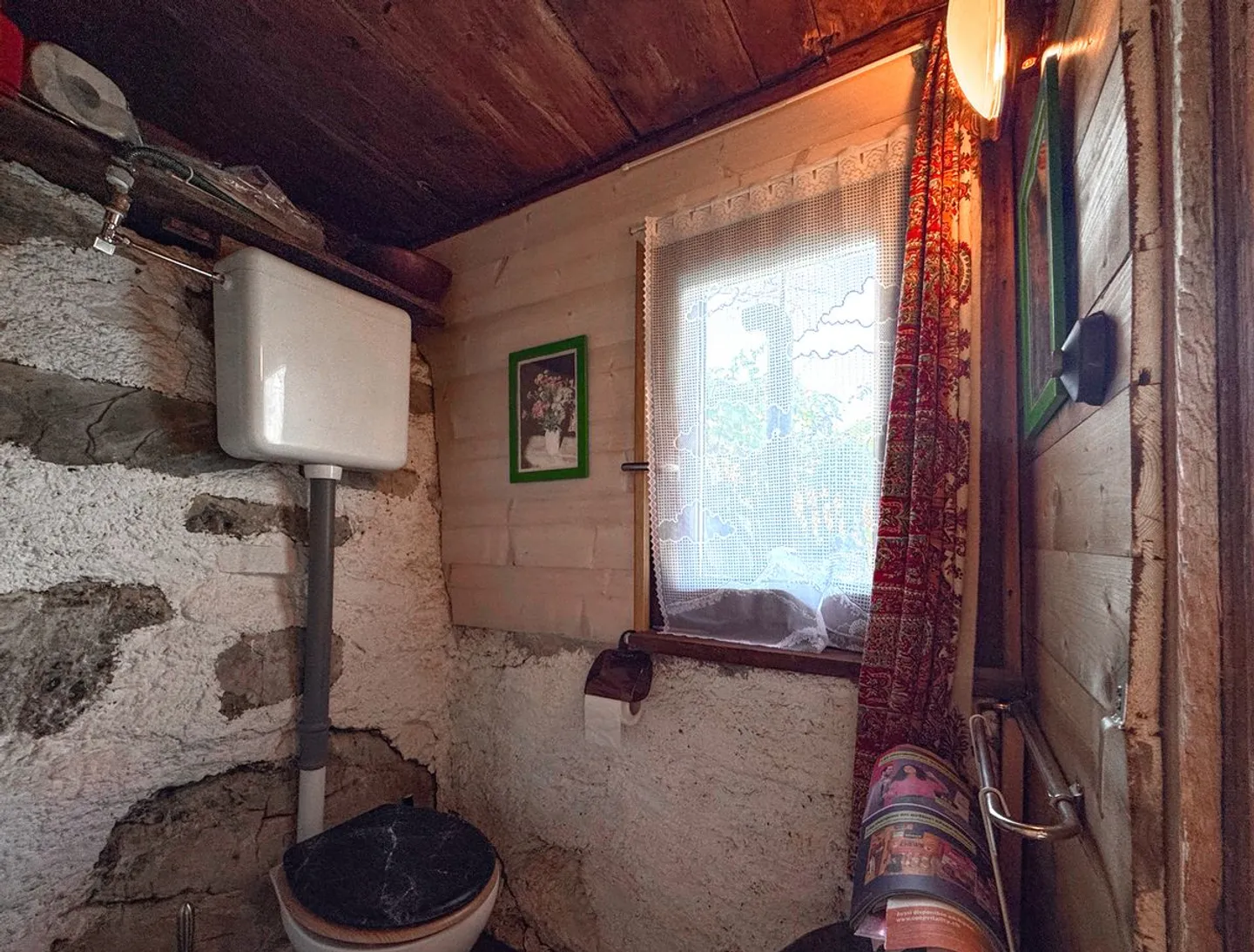 Rare find - 7.5-room chalet nestled in 28,000 m² of forest and meadow. - Photo 12 of 13