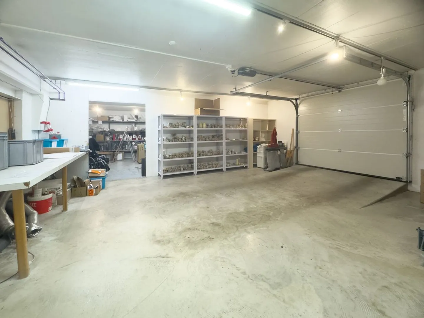 Spazio commerciale, già affittato, con un buon rendimento stabile del 4,5%. - Foto 7 di 10